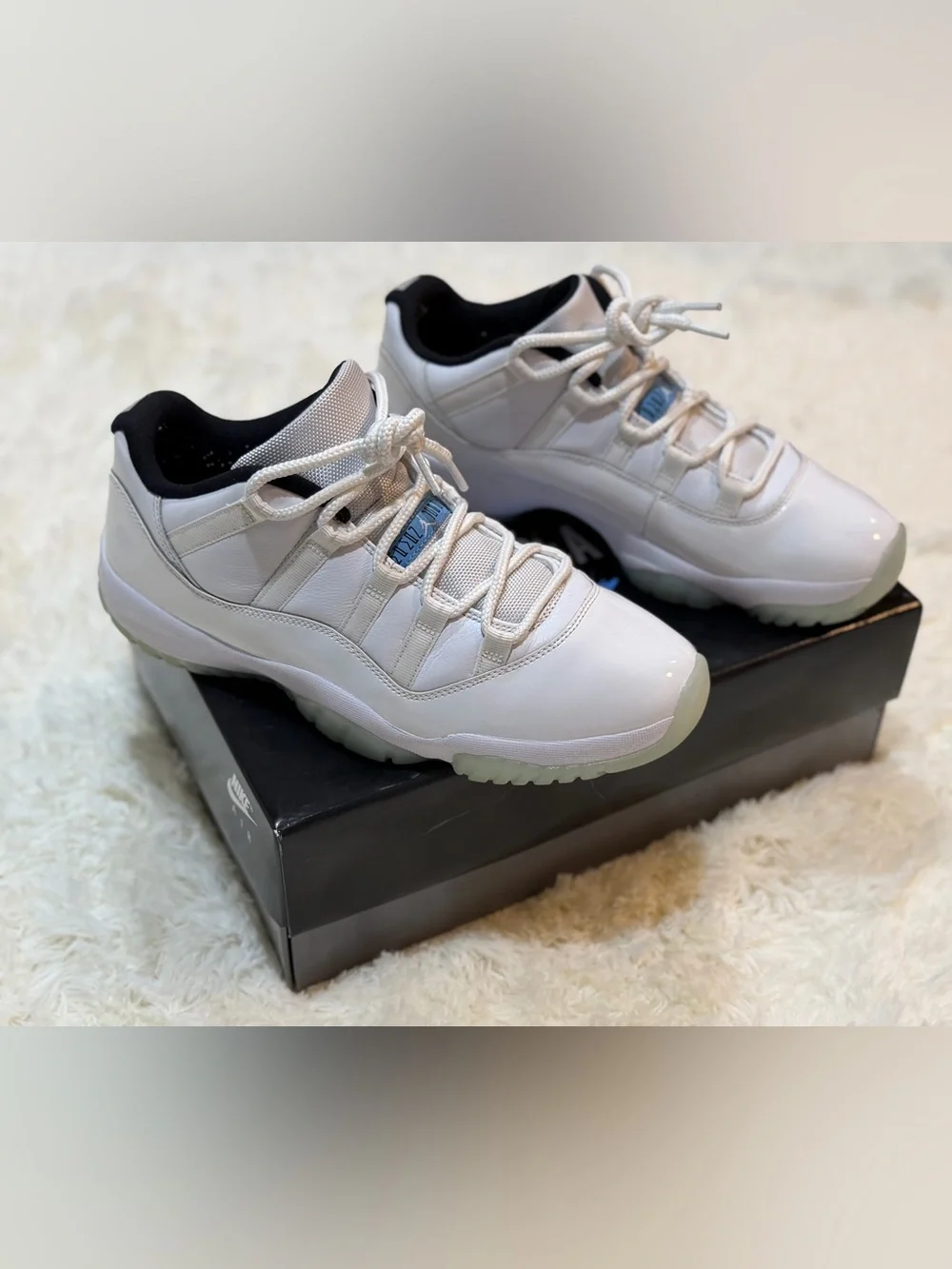 Jordan 11 Retro Low Legend Blue - Men’s 9.5 / Women’s 11 - AV2187-117